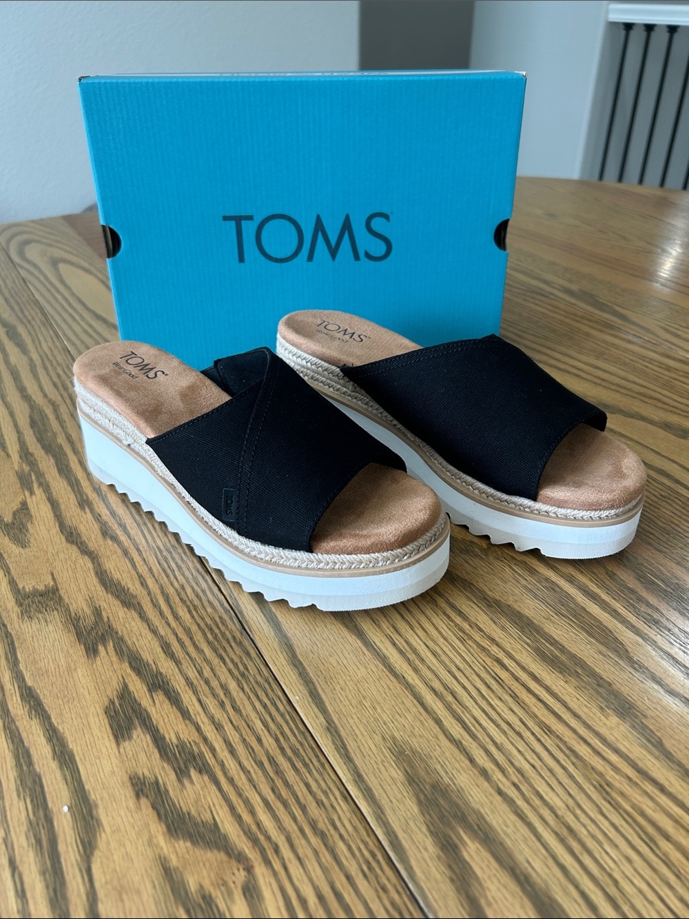 TOMS Carmen Wedge Slip-on sandals, black, size 9.5, NIB